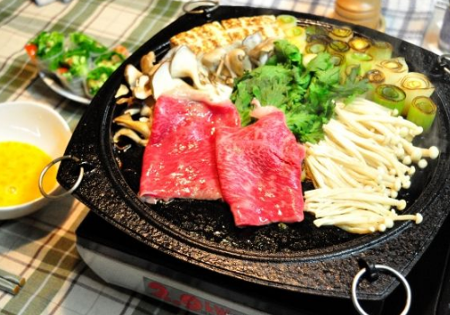 <b>寿喜烧怎么做 为什么蘸生鸡蛋</b>